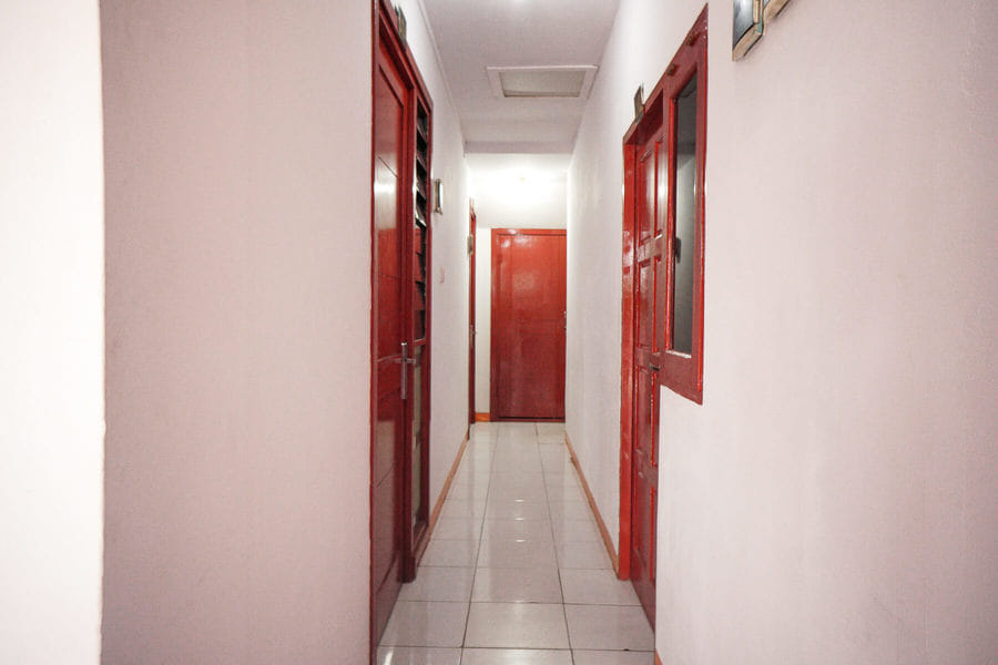 RedDoorz near Palembang Square Mall 2