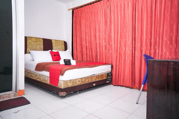 RedDoorz near Palembang Square Mall 2