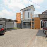 RedDoorz near Hartono Mall 3 