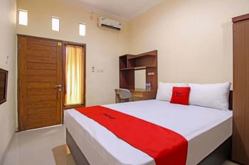 RedDoorz near Hartono Mall 3 