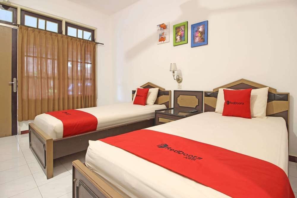 RedDoorz Family Room