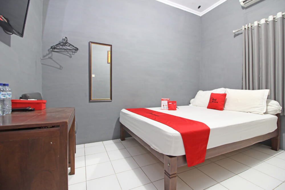 RedDoorz Room