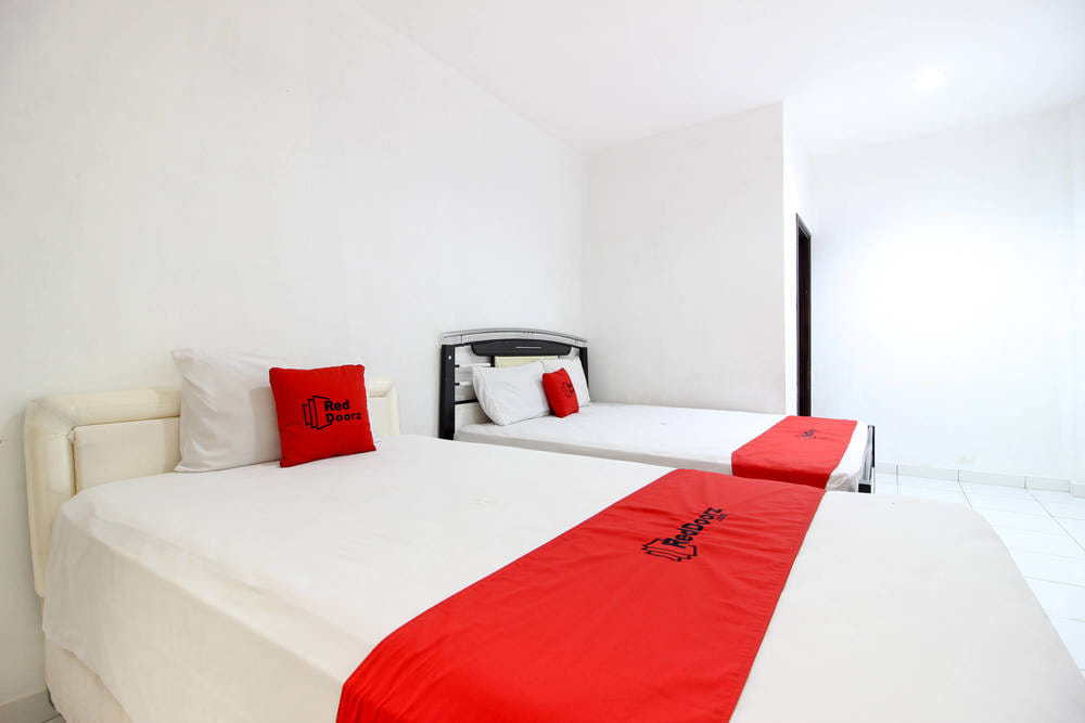 RedDoorz Family Room