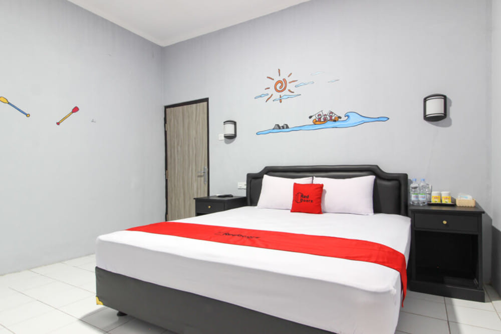 RedDoorz Room