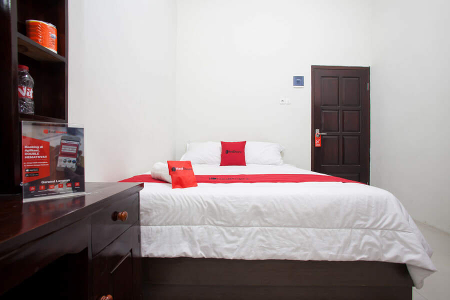 RedDoorz near Banyuwangi Baru Station 