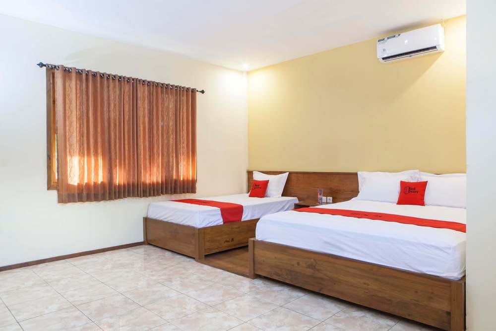 RedDoorz Family Room