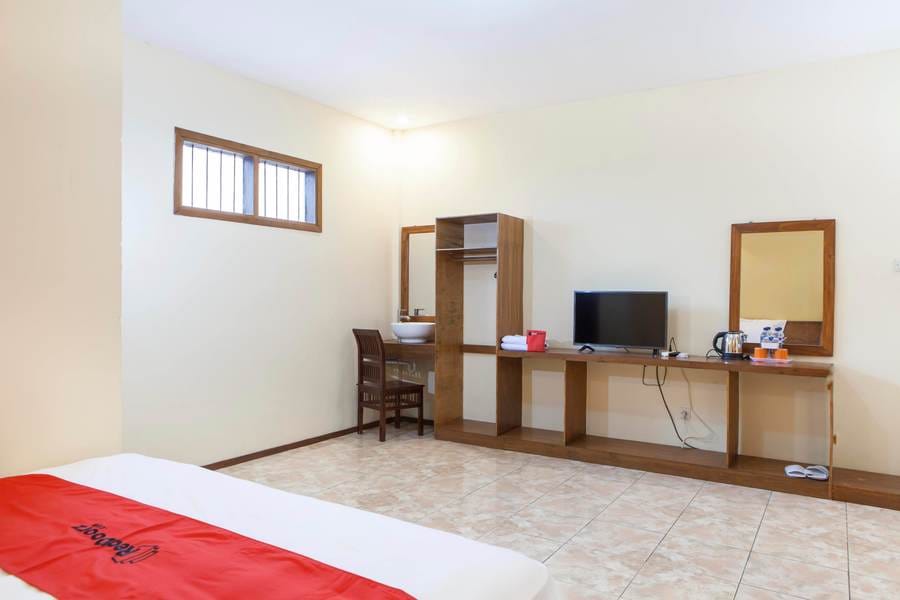 RedDoorz near Baluran National Park 