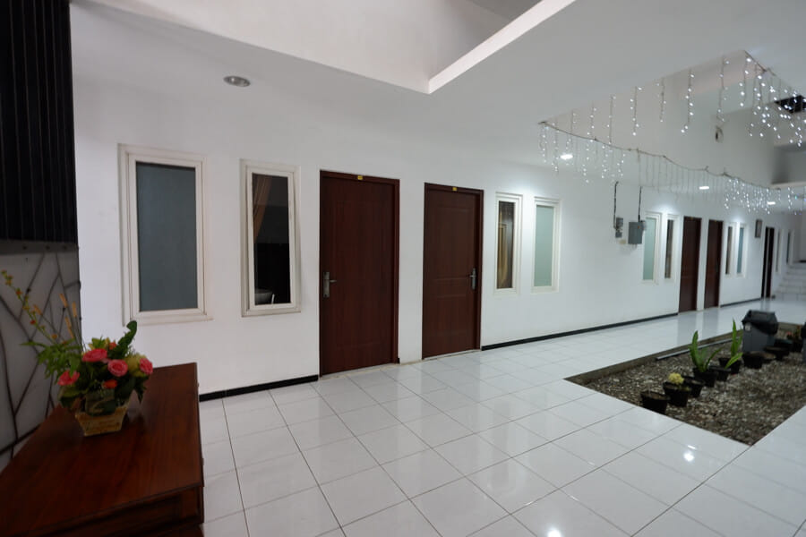 RedDoorz near Plaza Simpang Lima