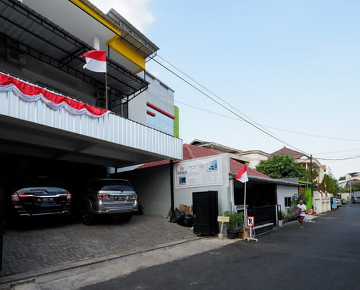 RedDoorz near Plaza Simpang Lima