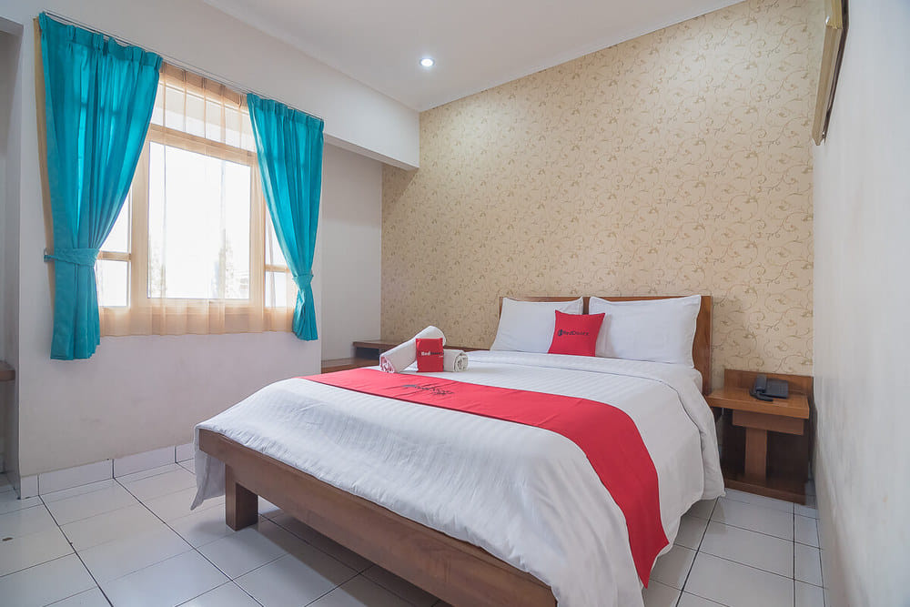 RedDoorz Room