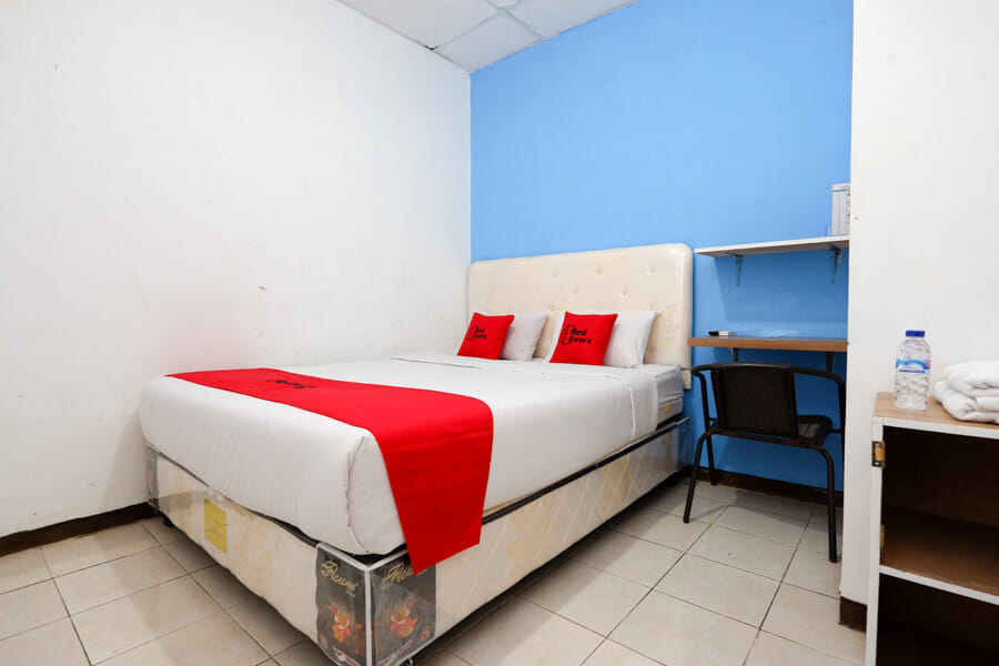 RedDoorz Near Kota Lama Semarang