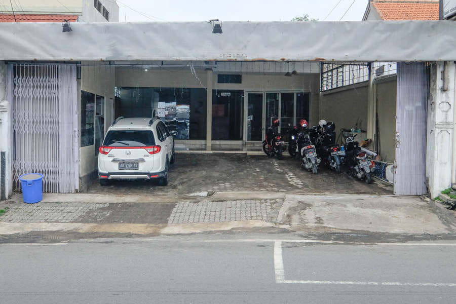 RedDoorz near Universitas Diponegoro Semarang