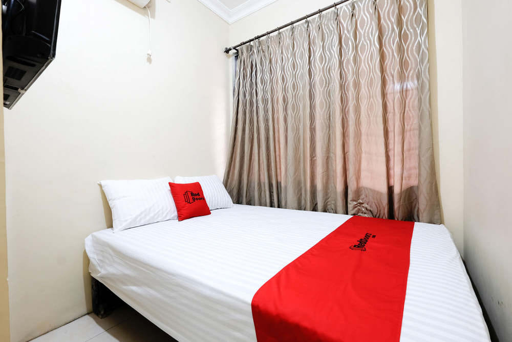 RedDoorz Room