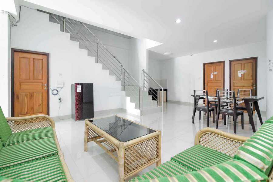 RedDoorz near Siloam Hospital Palembang