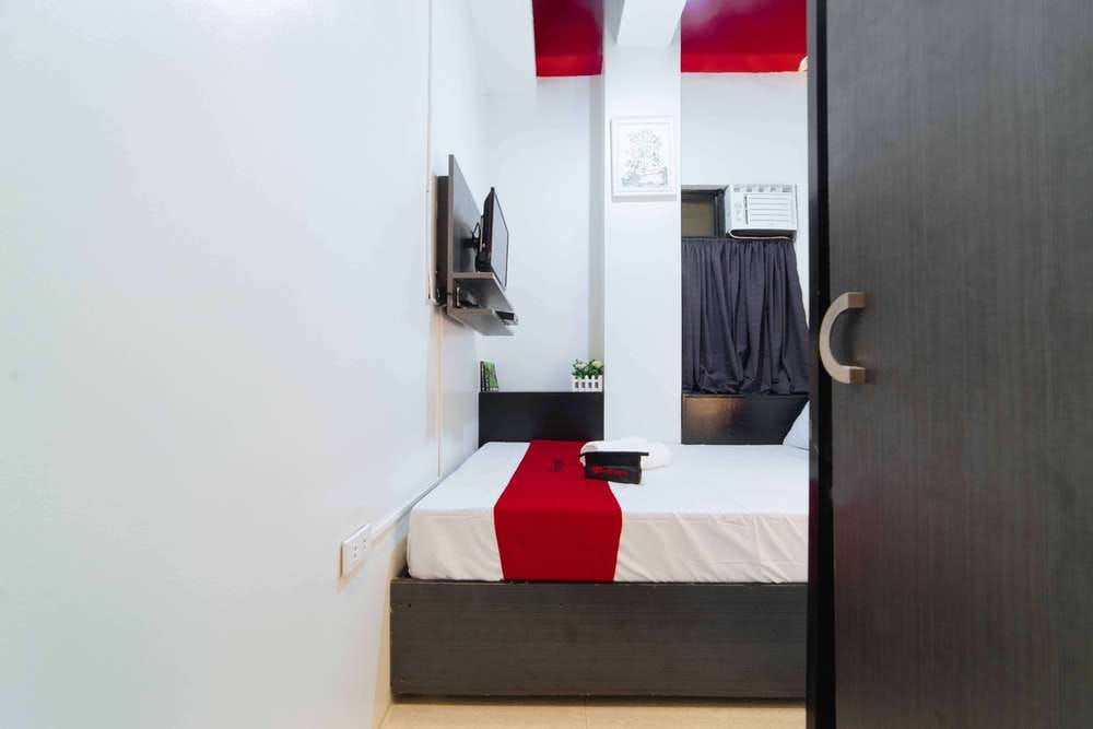 RedDoorz Room