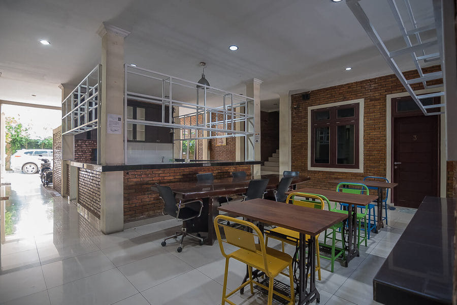 RedDoorz Plus near Cambridge City Square 2