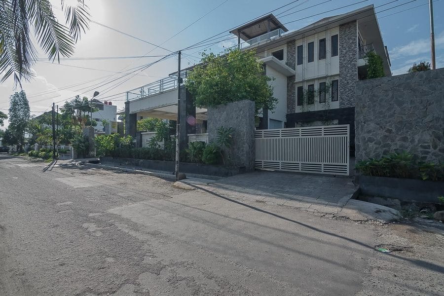 RedDoorz Plus near Cambridge City Square 2