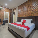 RedDoorz Plus near Cambridge City Square 2