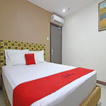 RedDoorz near UNS Solo