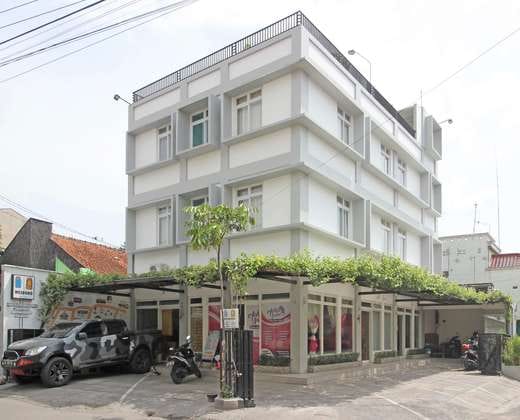 RedDoorz near Solo Balapan Station