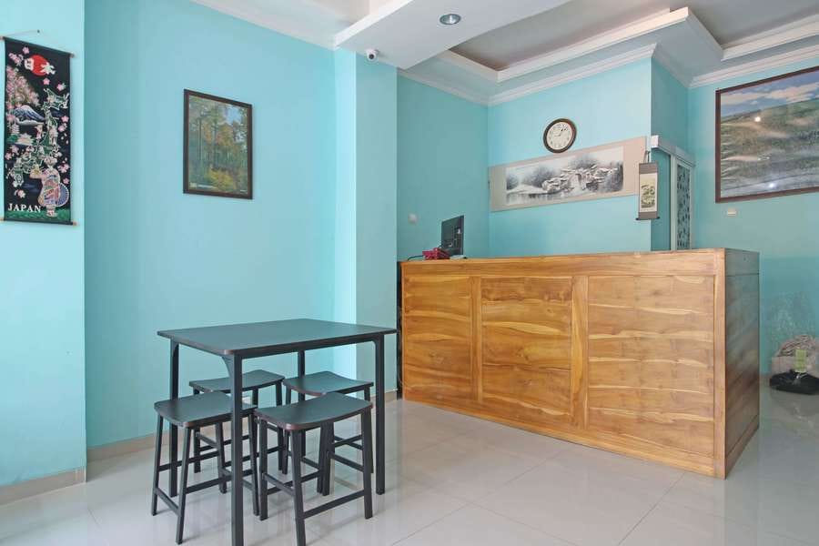 RedDoorz near Solo Balapan Station