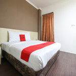 RedDoorz near Stadion Manahan Solo