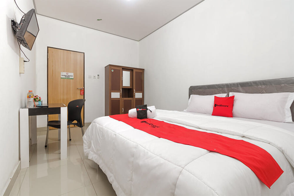 RedDoorz Room