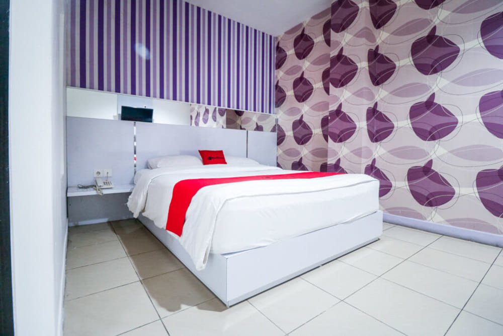 RedDoorz Superior Room