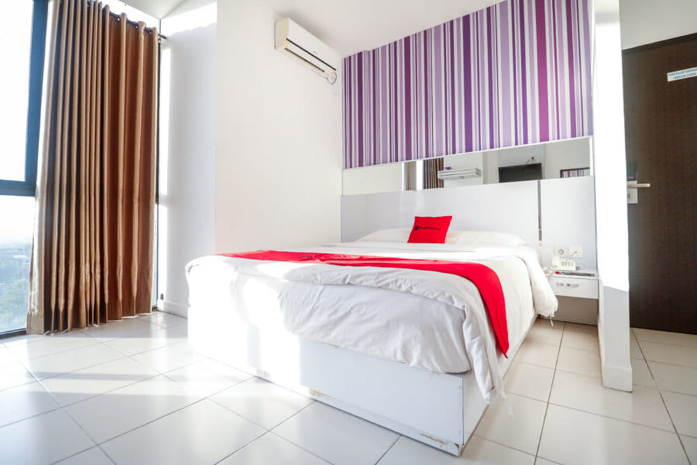 RedDoorz Deluxe Room