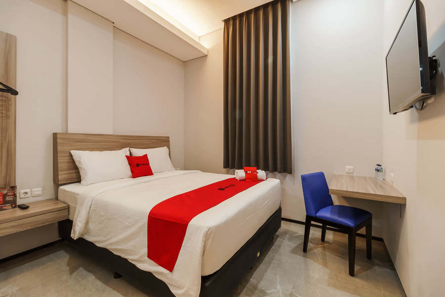RedDoorz Plus near Senayan City