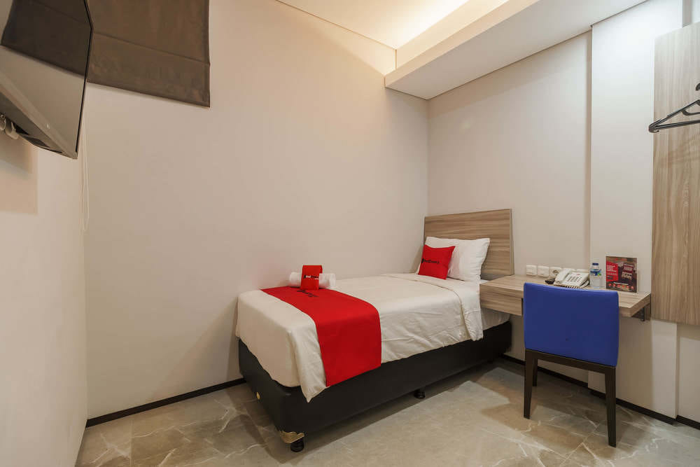 RedDoorz Single Room
