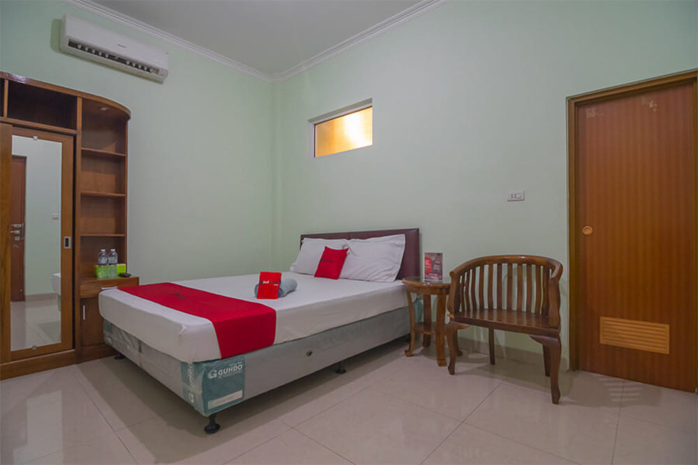 RedDoorz Room