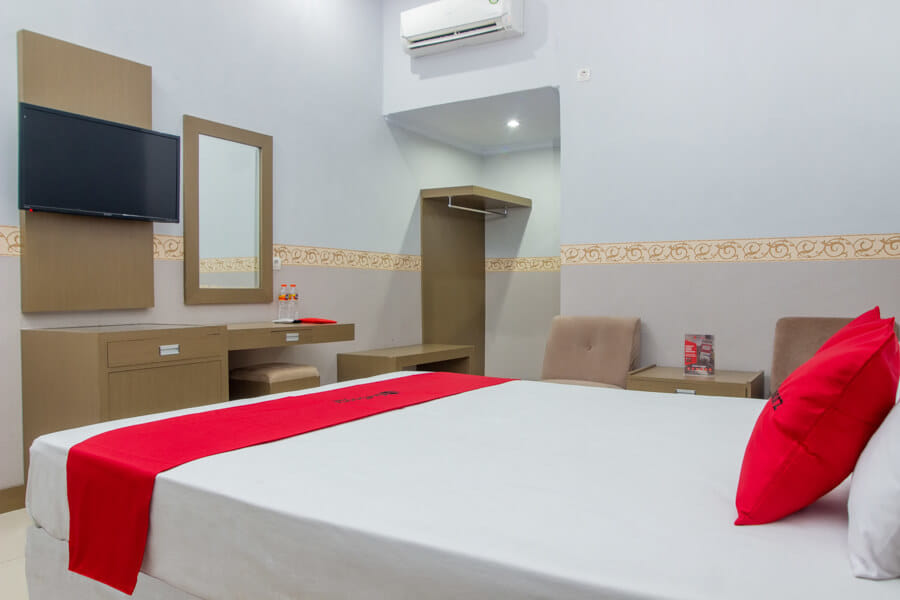 RedDoorz Near Goa Panggung 