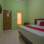RedDoorz near Kampus UMP Purwokerto