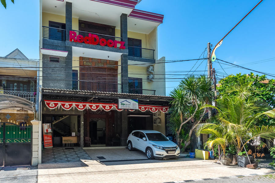 RedDoorz Syariah @ Ketintang Surabaya 