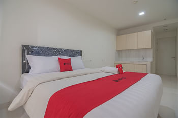 RedDoorz Apartment @ Sentul Tower