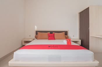 RedDoorz Syariah @ Sarongge Cianjur.