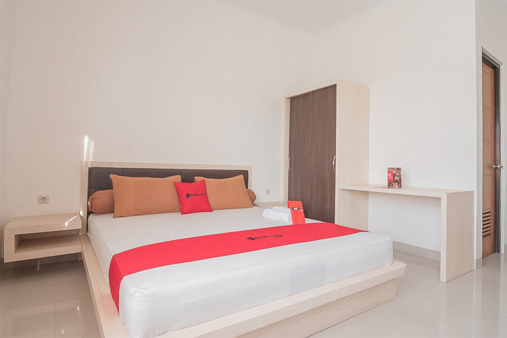 RedDoorz Suite