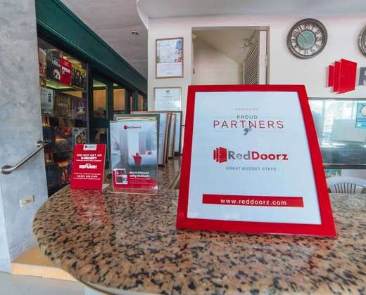 RedDoorz @ Ledesco Avenue Lapaz Iloilo
