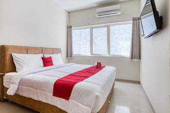 RedDoorz Near Ciputra World 3 Surabaya