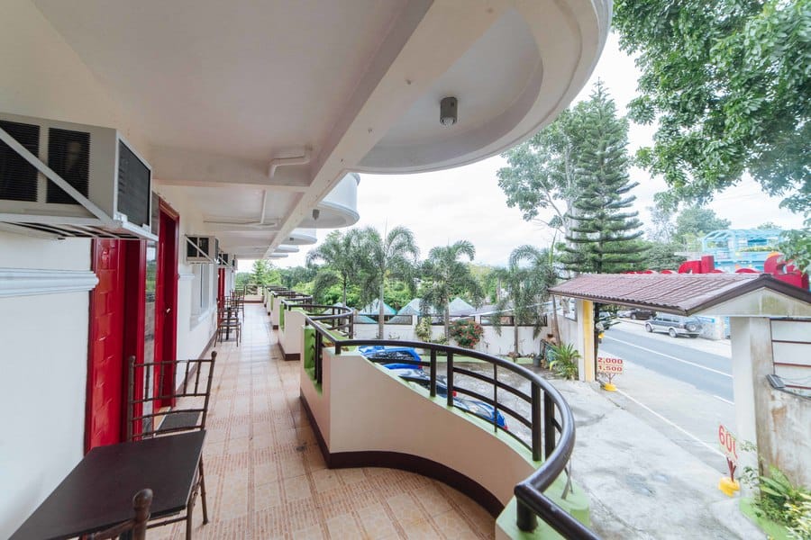 RedDoorz @ Tagaytay Road