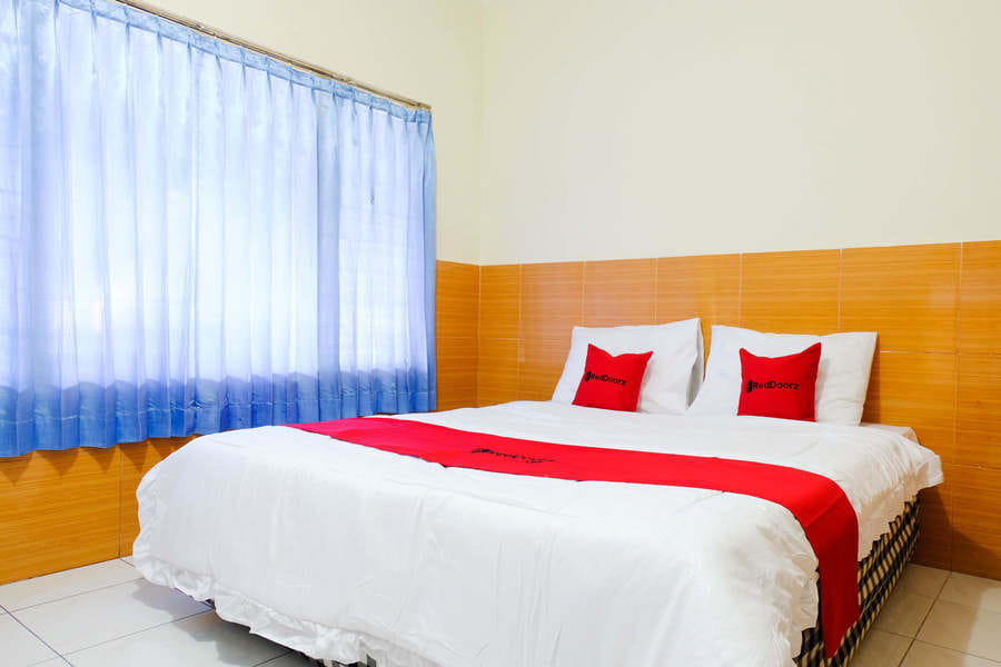 RedDoorz near STAB Syailendra Kopeng