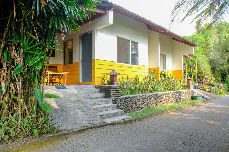 RedDoorz near STAB Syailendra Kopeng