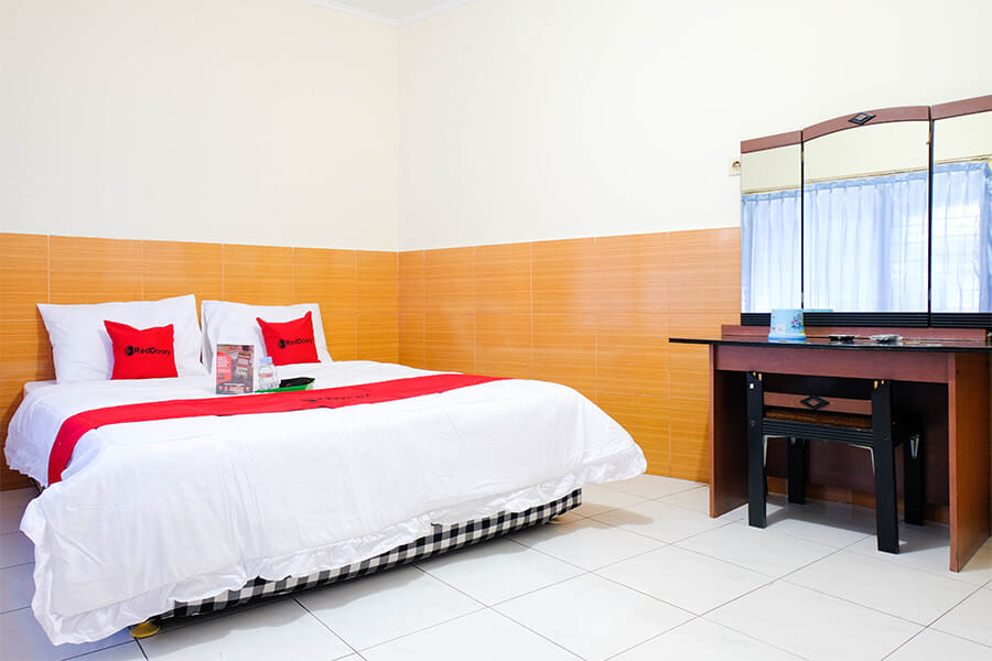RedDoorz near STAB Syailendra Kopeng