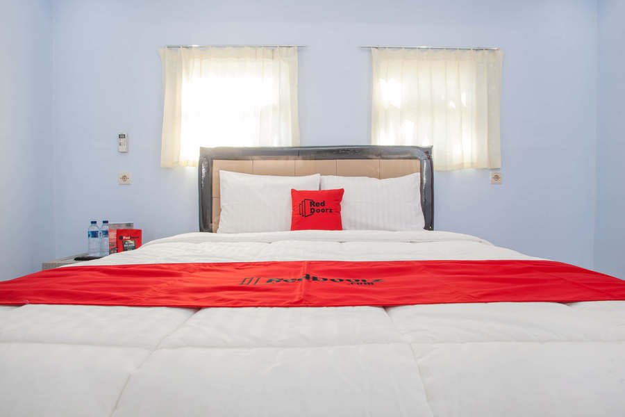 RedDoorz near Banyuwangi Kota Train Station