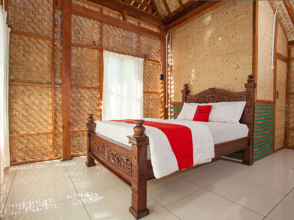 RedDoorz Deluxe Family Room