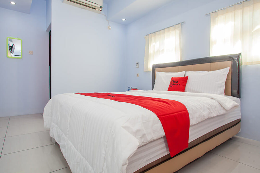 RedDoorz Room