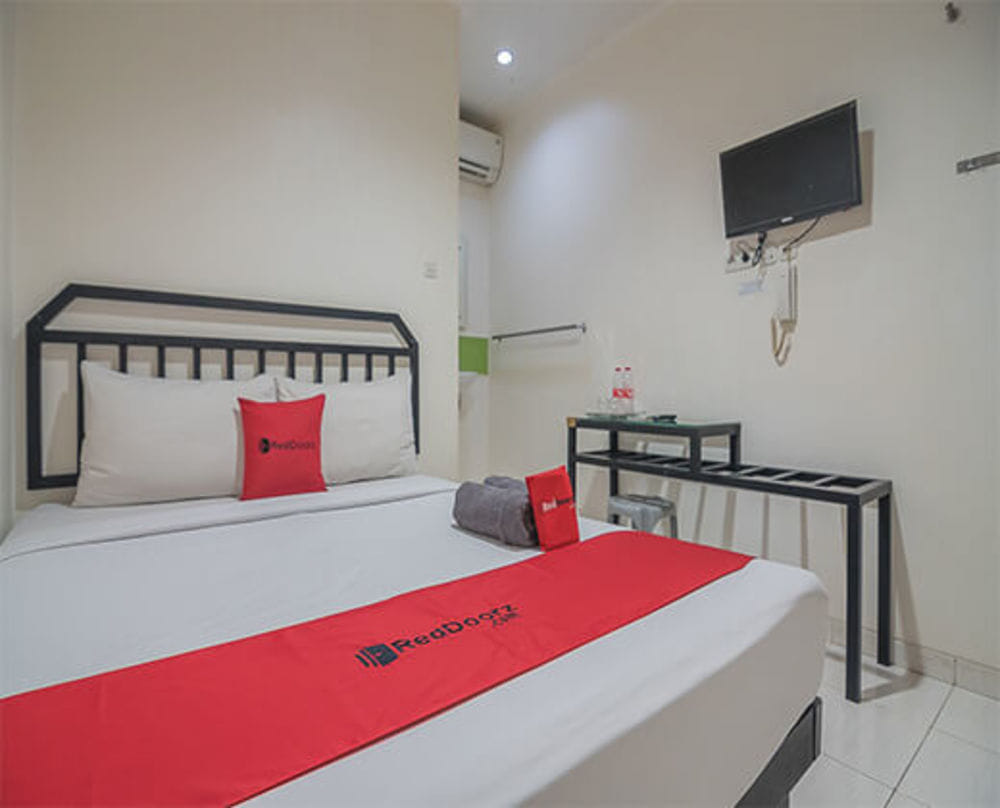RedDoorz Room