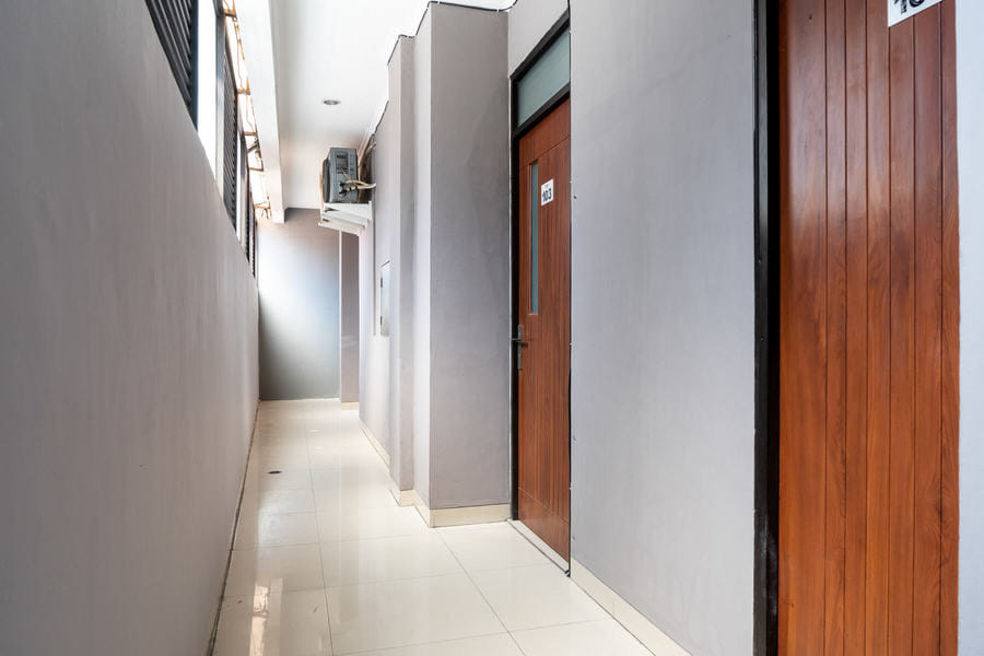 RedDoorz Plus @ Sawah Besar