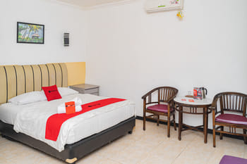 RedDoorz Plus @ Cibogo Puncak 3